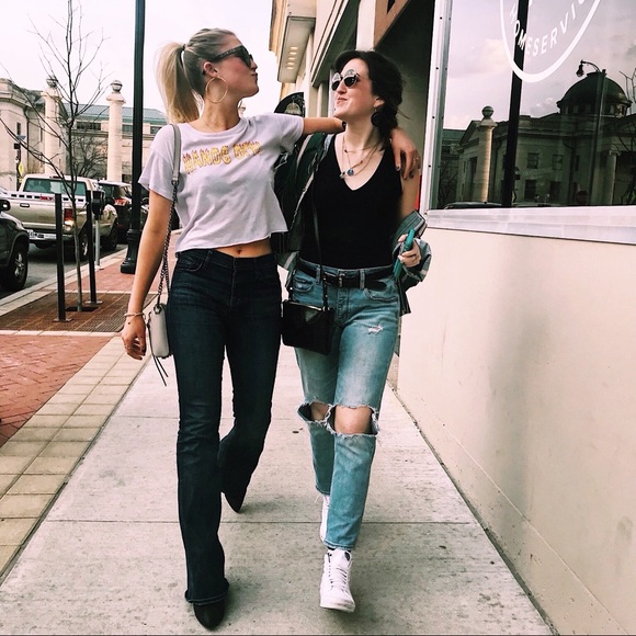 Meet your Posher, Lauren - Picture 1 of 3